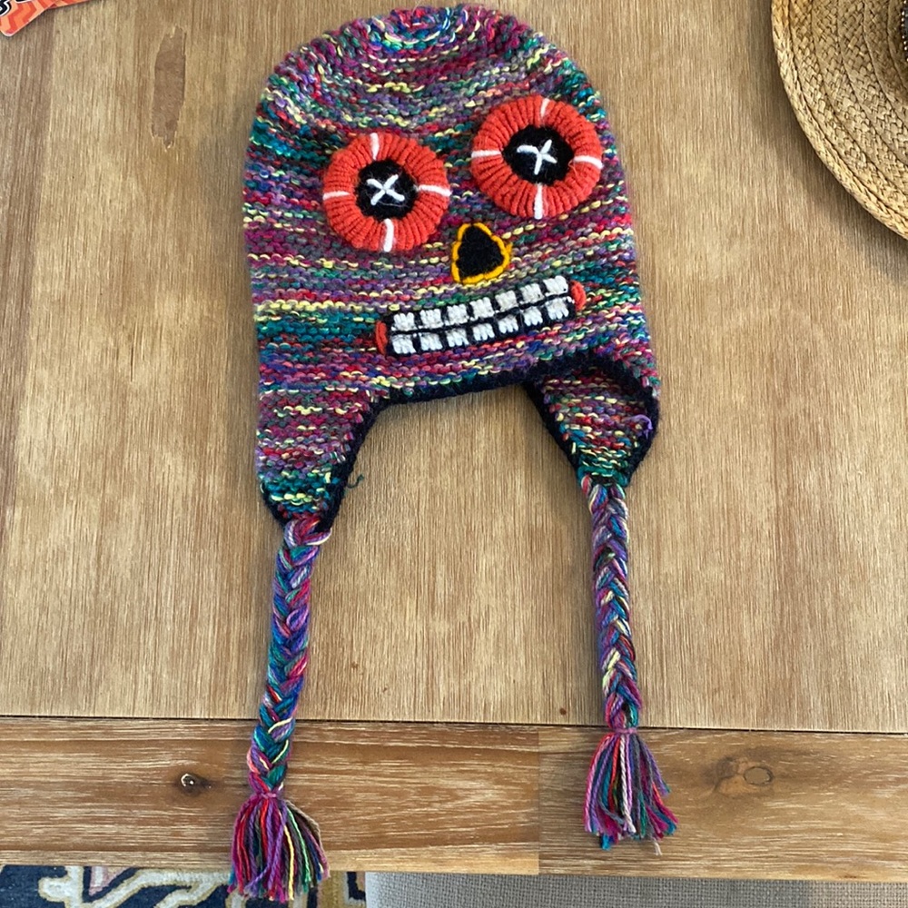Beanie handcrafted Andes Gifts skeleton face